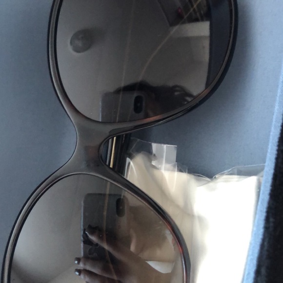 Authentic Tortoise Roung sunglasses with GG. - Picture 8 of 8